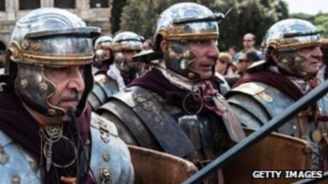 Реконструкторы римских солдат
