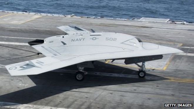 Дрон X-47B