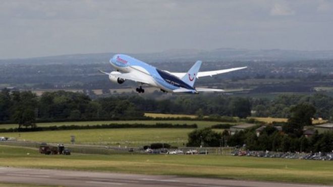 Первый полет в Ист-Мидлендс 787 Dreamliner