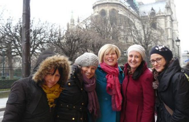 Елена в Париже с друзьями