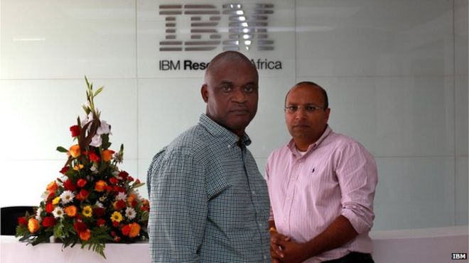 Д-р Камаль Бхаттачарья, директор IBM Research - Африка (справа) и д-р Уи Стюарт, главный научный сотрудник IBM Research - Африка (слева)