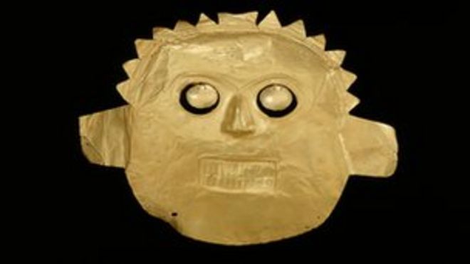 2000-летняя золотая погребальная маска из Колумбии