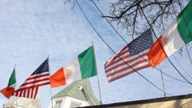 Ирландские флаги в Вудлоне, Бронксе, Нью-Йорке