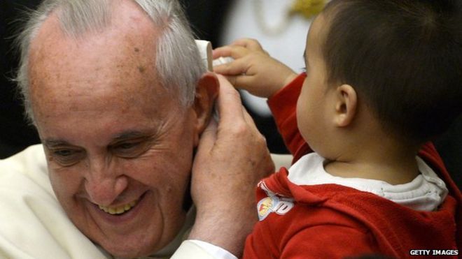 Папа Римский Франциск и ребенок