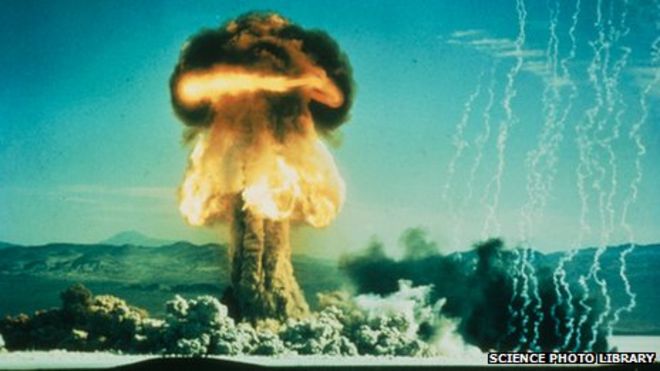 Грибное облако от американской атомной бомбы 17 января 1962 г.