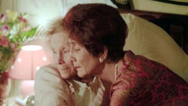 Этель и Дот в EastEnders (2000)