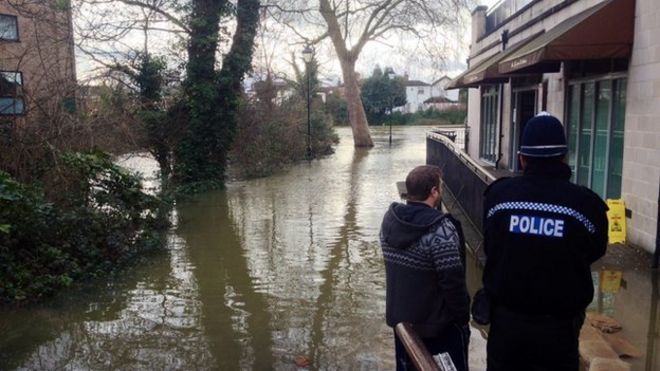 Наводнение в Стейнс-апон-Темзе