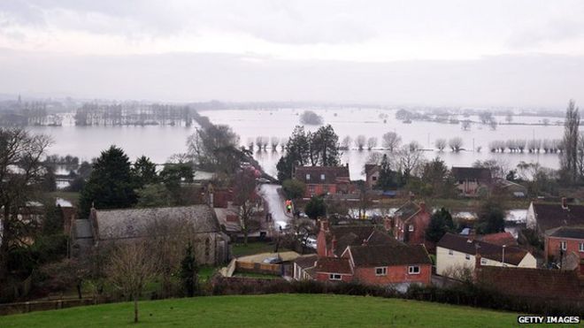 Затопленный вокруг деревни Burrowbridge