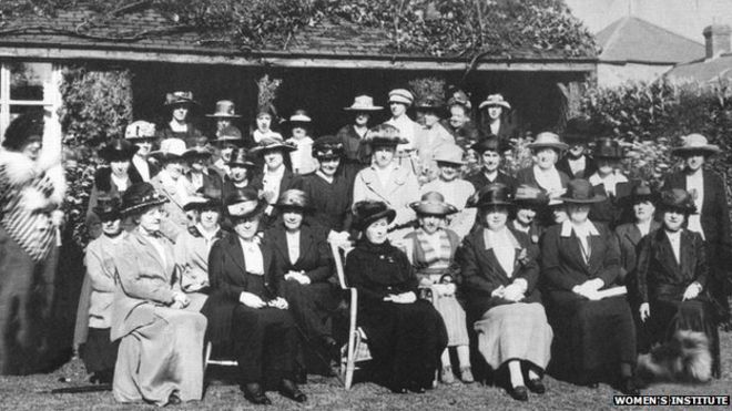 Члены первого женского института встретились в 1920 году