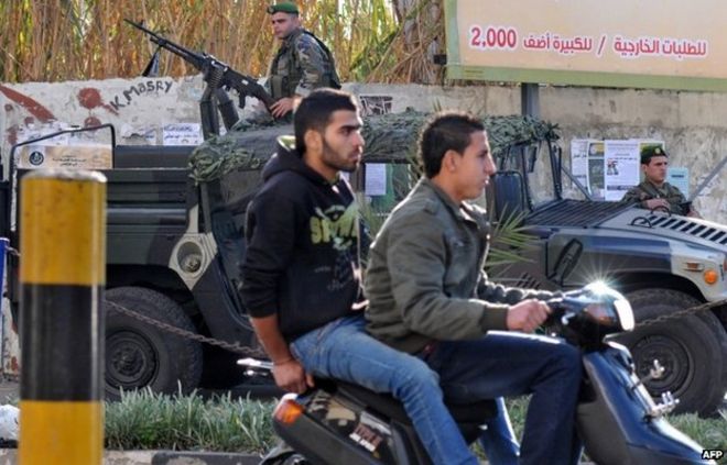 Ливанские силы безопасности патрулируют улицы Триполи (19 января 2014 года)
