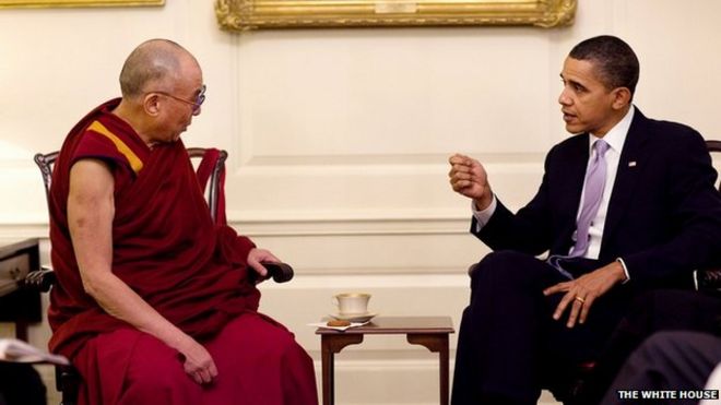 Фото из архива: Президент Барак Обама встречается с Далай-ламой в комнате для карт Белого дома, 18 февраля 2010 г.