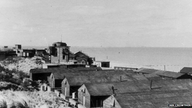 Архивное фото Пойнт-Пойнт в первой мировой войне Акустическое зеркало WW1, используемое для обнаружения зеппелинов, все еще стоит в поле возле Килни