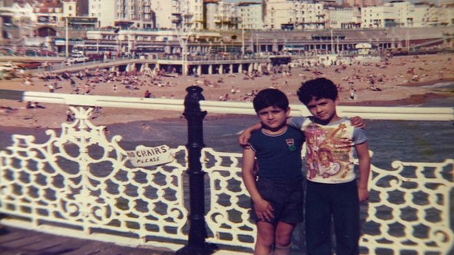 Вахид и Хафиз Маджид в Брайтоне в детстве