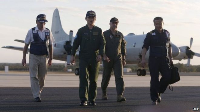 Японская команда на авиабазе Королевских австралийских ВВС Пирс в Буллсбруке, 35 км к северу от Перта, Австралия, 23 марта 2014 года