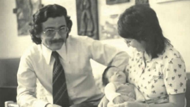 Семья Учоа с новорожденным Марсело в 1974 году