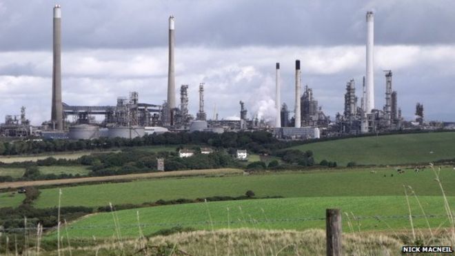 Бывший нефтеперерабатывающий завод Chevron, Пемброк, теперь принадлежит Valero