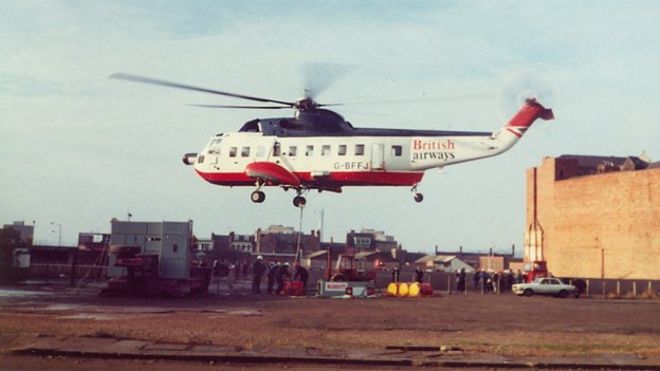Вертолет British Airway помогает в строительстве Greyfriars