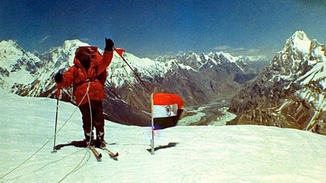 Альпинист индийской армии на Индире Кол над ледником Сиачен