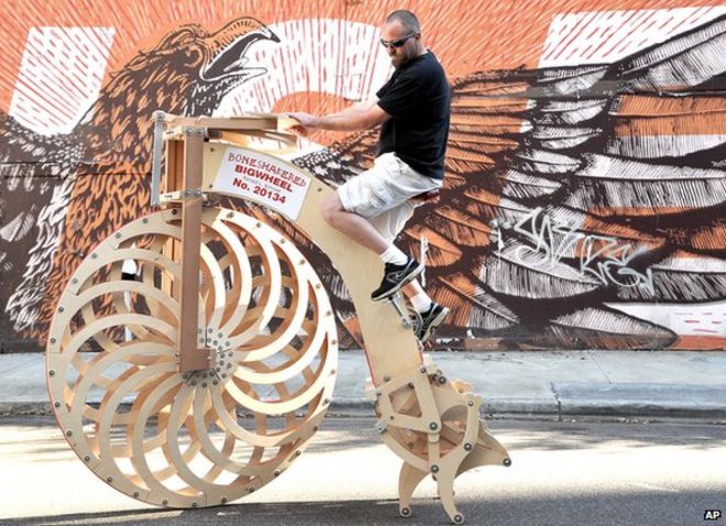 Bigwheel велосипед с костяным хвостом