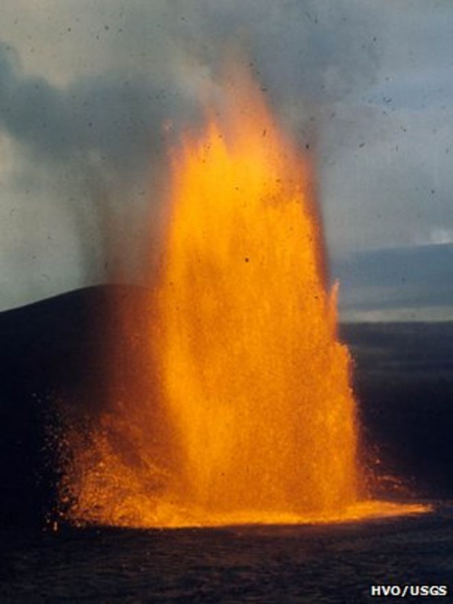 420-метровый фонтан во время 3-го эпизода извержения Килауэа в 1959 году