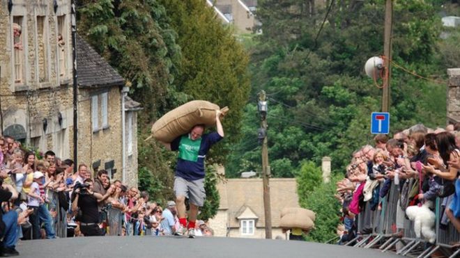 Tetbury Woolsack Races