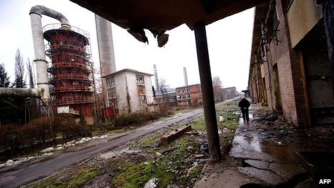 5 марта 2014 года бывший работник Иванко Янкович посетил разрушенную фабрику Вискоза, которая когда-то являлась гордым символом сербской промышленности, в Лознице, на западе Сербии.