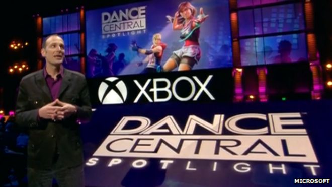 Было представлено не так много игр, зависящих от датчиков движения Kinect. Dance Central Spotlight