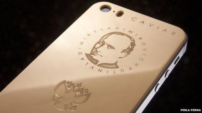 iPhone с изображением Путина на нем