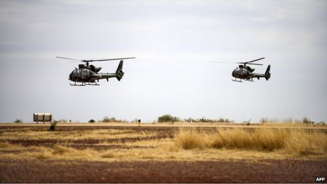 Французские вертолеты летают возле Тимбукту (файл фото 2013)