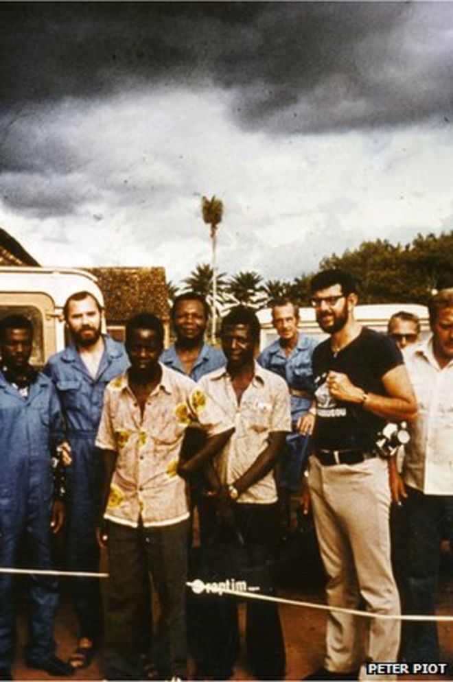 Пиот и его команда в Ямбуку в 1976 году