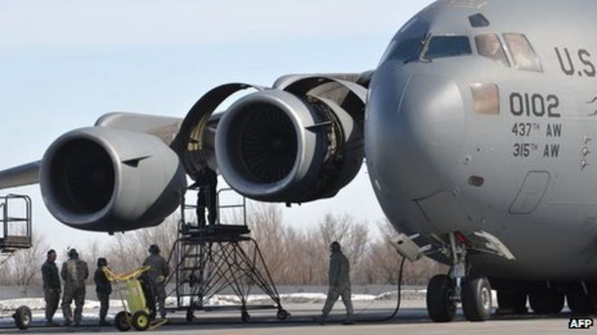 Военно-транспортный самолет США на авиабазе Манас в Кыргызстане