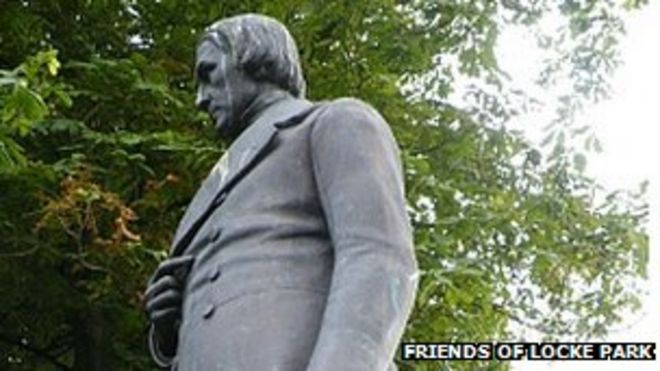 Статуя Джозефа Локка в парке Барнсли названа в его честь