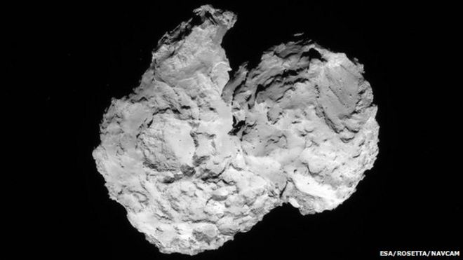 Полнокадровое изображение NavCam, сделанное 7 августа 2014 года на расстоянии около 83 км от кометы 67P / Чурюмов-Герасименко