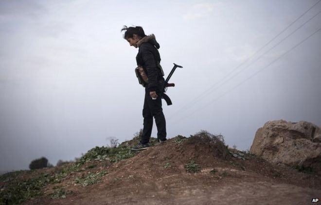Женский курдский боец ??в северной Сирии около 3 марта 2014 года