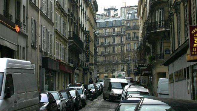 Улица в Париже, архивное изображение