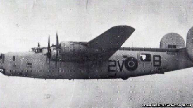 Освободитель 547-й эскадрильи RAF - родственного самолета для EV881, потерпевшего крушение