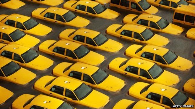 залитые желтые машины