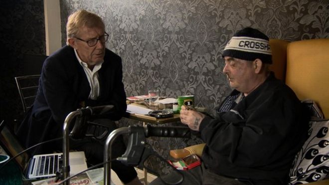 Питер Тейлор вновь посещает Шона МакКинли, которому сейчас 52 года, на западе Белфаста