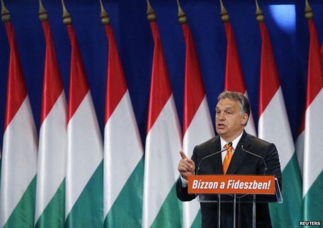 Премьер-министр Венгрии Виктор Орбан выступает с речью в Будапеште (19 октября)