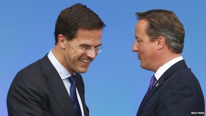 Марк Рютте (слева) и Дэвид Кэмерон на саммите НАТО под Ньюпортом