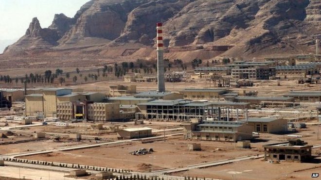Аэрофотоснимок показывает иранский завод по переработке урана, расположенный недалеко от города Исфахан, Иран, 30 марта 2005 года