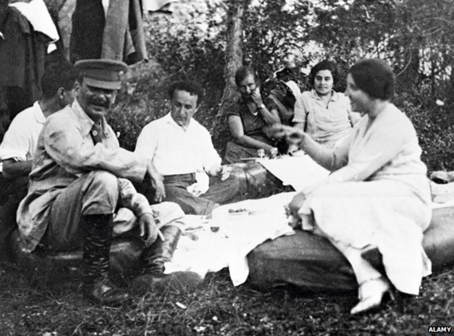 Сталин на пикнике на даче