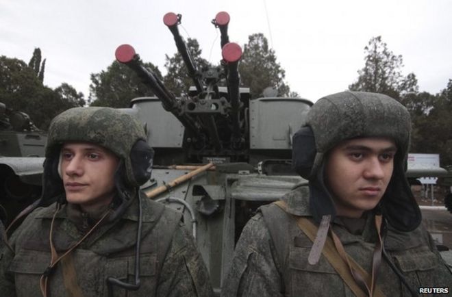 Российские морские пехотинцы на параде в Крыму, 29 ноября