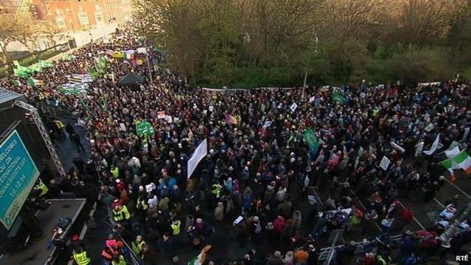 Протест против обвинения в воде в Дублине