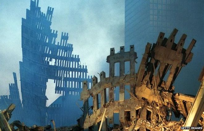 Останки Всемирного торгового центра в Нью-Йорке после терактов 11 сентября 2001 года