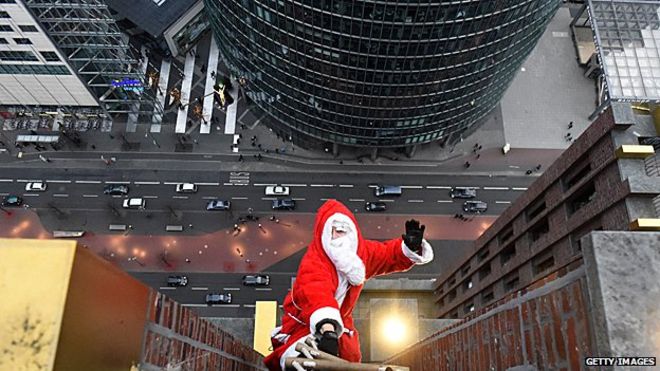 Санта-Клаус потерял на стороне офисного блока