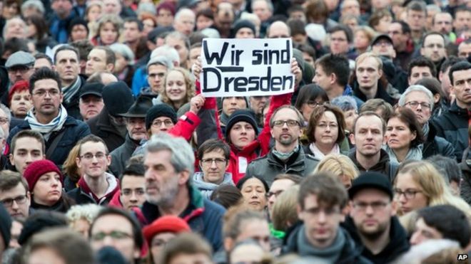 Десятки тысяч участвуют в демонстрации против расизма и за открытое общество в Дрездене (10 января 2015 года)