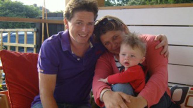 Алекс с Люси и его сыном, прежде чем он заболел