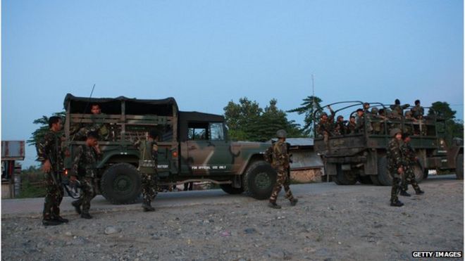 Правительственные войска прибывают в Мамасапано, провинция Магинданао, Филиппины (25 января 2015 года)