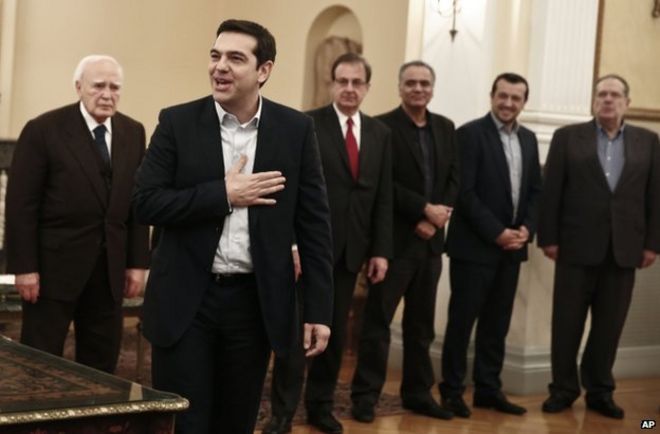 Алексис Ципрас улыбается после присяги на пост премьер-министра Греции, 26 января
